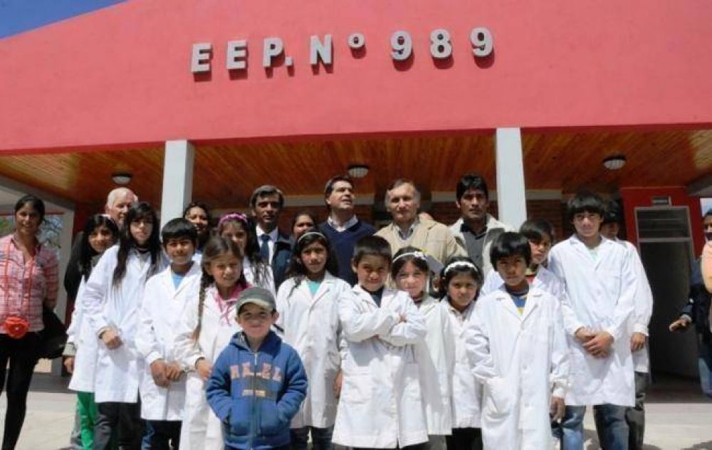 El Gobierno inaugur� cuatro escuelas, un Centro Integrador Comunitario y la ampliaci�n de un hospital en El Impenetrable