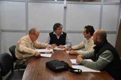 Obligar�an a empresas de servicios que emitan certificados de baja
