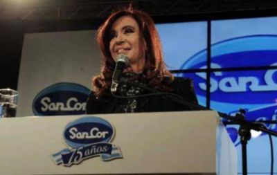 Cristina se�al� que hay m�s antenas de DirecTV en las villas