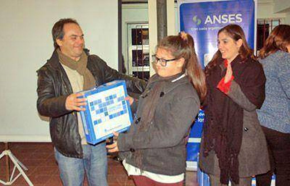 Conectar Igualdad: se entregaron en Pergamino m�s de 9 mil netbooks