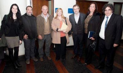 Evangelista firm� acuerdo con el Inadi