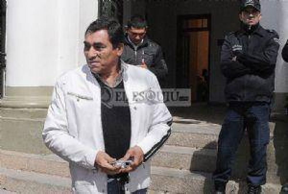 El Gobierno cruz� con dureza las cr�ticas del intendente Elpidio Guaraz