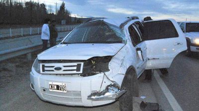 Una mujer y sus hijas resultaron heridas en un vuelco cerca de Kil�metro 14