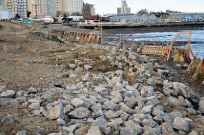 A paso lento contin�an los trabajos en la Avenida Duc�s
