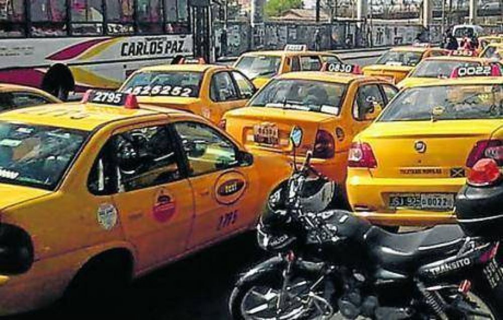 Los taxistas protestar�n por el aumento de la bajada de bandera