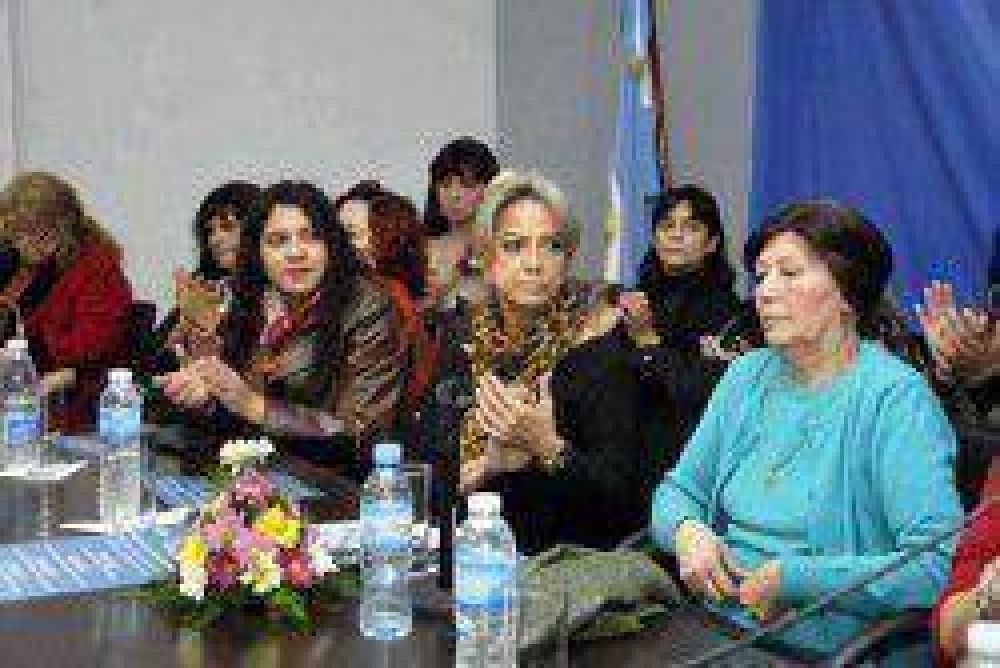 Mujeres del Frente para la Victoria recorrer�n los barrios de Resistencia