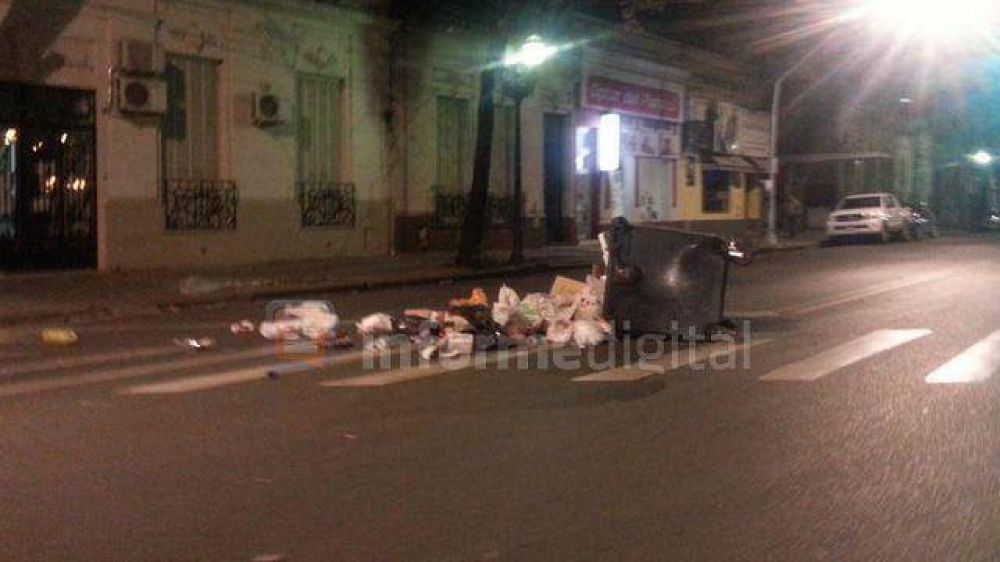 Desorden en las calles de Paran� por el conflicto con recolectores	 