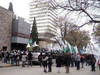 Estatales de Jujuy marcharon nuevamente en contra de la represi�n del gobierno de Eduardo Fellner