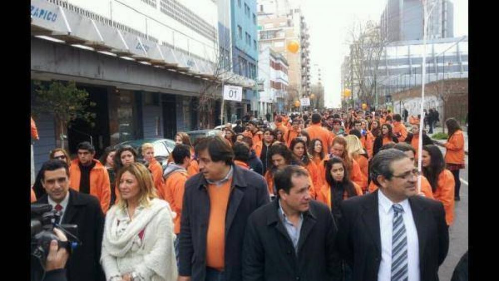 Otro papel�n �Manino�: el uso de j�venes para hacer pol�tica con Insaurralde en el escenario