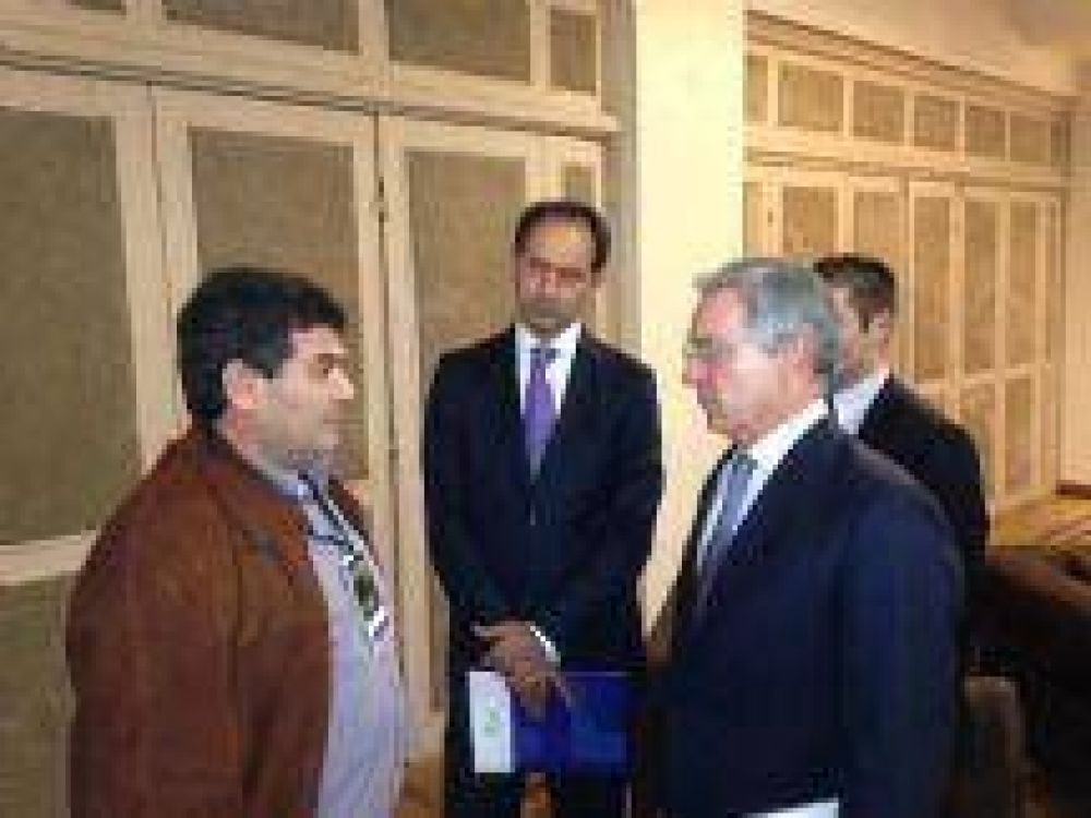 Alfredo Olmedo se reuni� con el Ex Presidente de Colombia, �lvaro Uribe