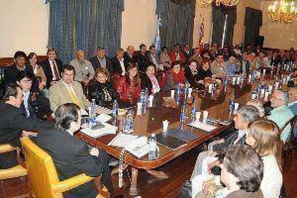 El mandatario provincial contina las reuniones con las agrupaciones polticas