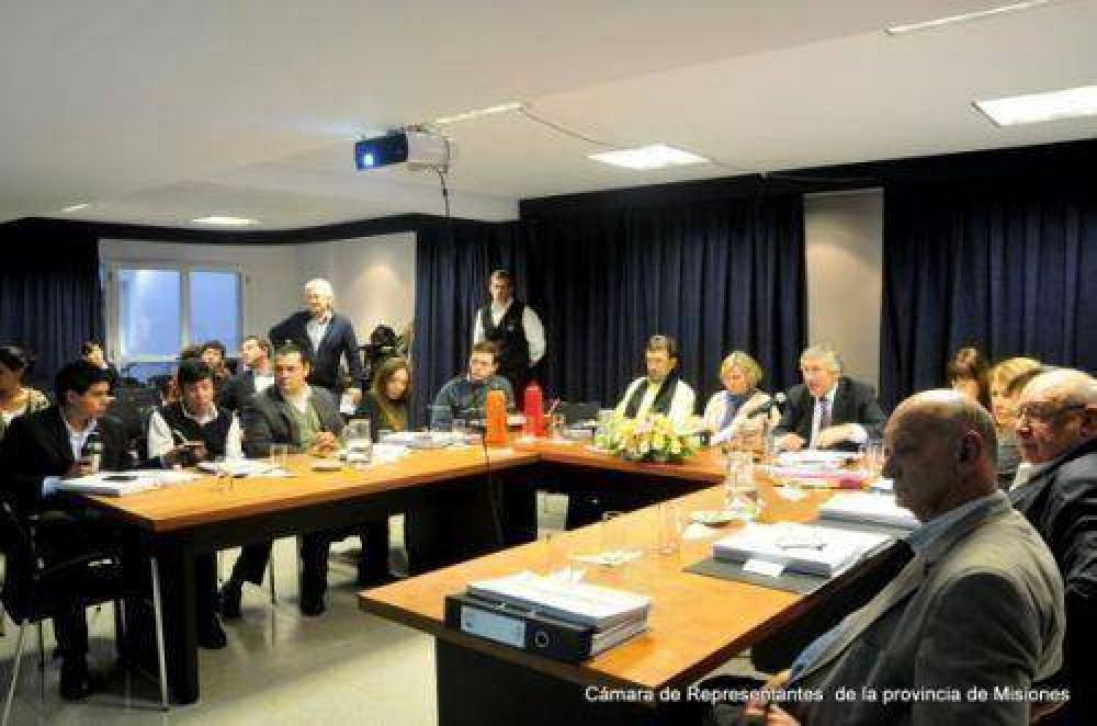 Con Hacienda, Rentas y Gabinete concluyeron las exposiciones por el Presupuesto Provincial 2014