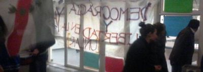 Alumnos pasaron la noche en el edificio