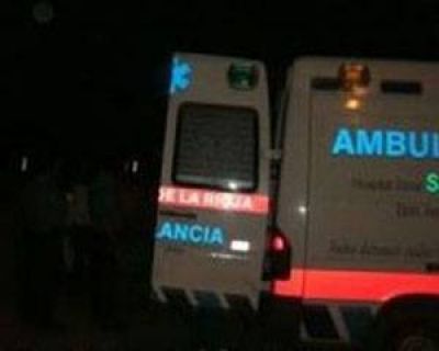 Auto derrap� y volc� en la curva de ingreso a Chamical