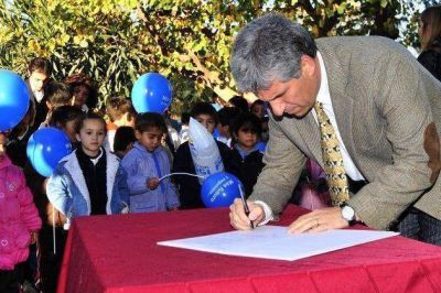 Refaccionar�n la Escuela �Ramiro Podetti� de Villa Mercedes y construir�n un polideportivo