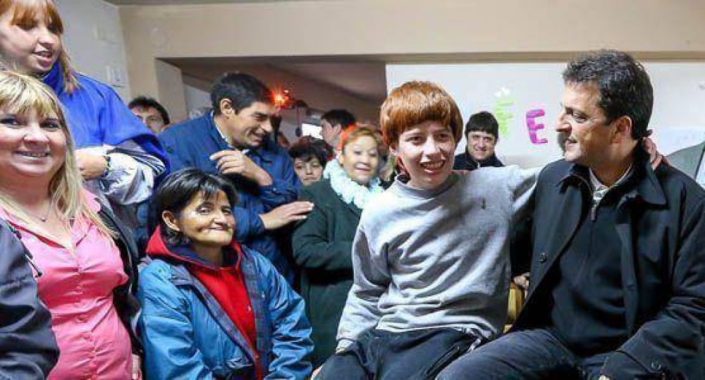 Massa recorri� Baradero y present� nuevos integrantes del Frente Renovador