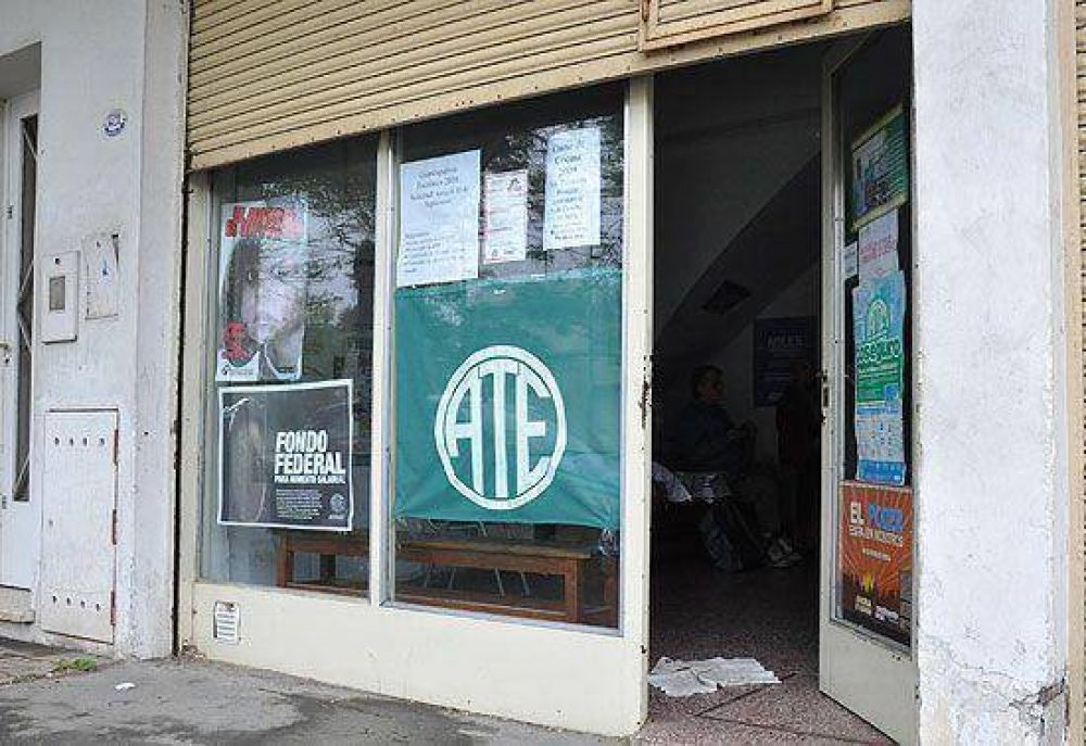 ATE Olavarr�a estim� 50% de adhesi�n al primer d�a de paro
