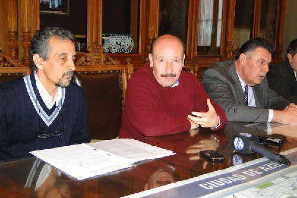 "No es un problema que se ha generado en estos 20 meses de gesti�n sino que viene desde la creaci�n del relleno sanitario"