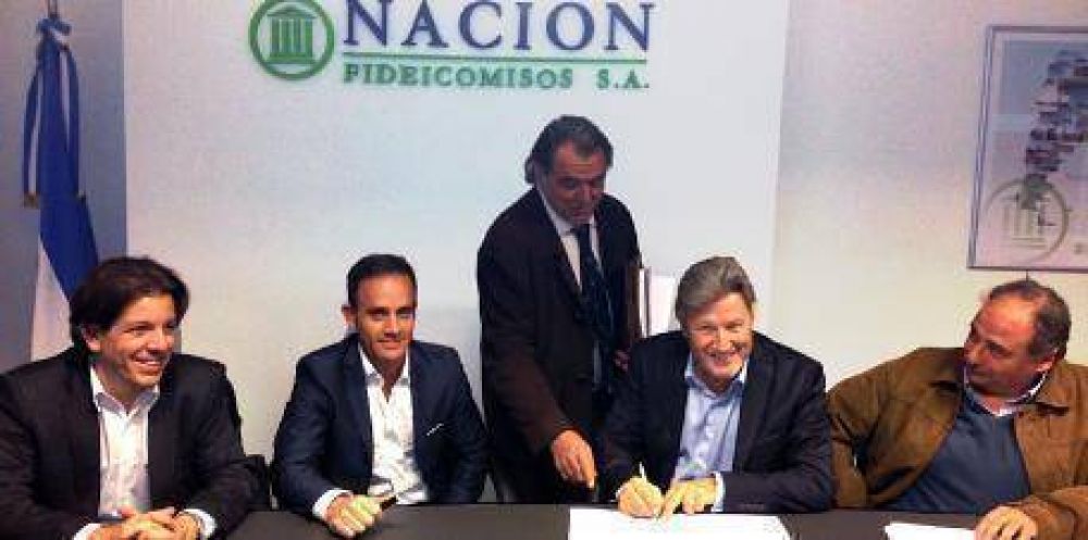 Estudiantes firm� el fideicomiso para el Tierra de Campeones