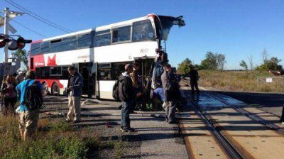 Un tren embisti� a un micro en Canad�: al menos cinco muertos