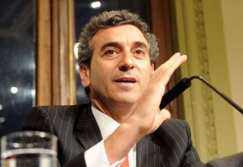 Randazzo amenaza con renunciar si no puede seguir con su "revoluci�n"