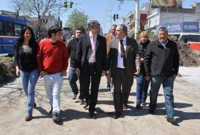 Phatouros supervis� obras de la nueva Ruta Ocho en San Mart�n
