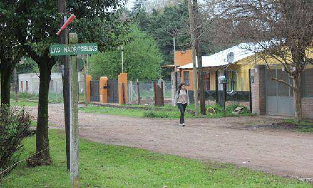 Vecinos y polic�a tratan de acercar posiciones por el cierre de calles