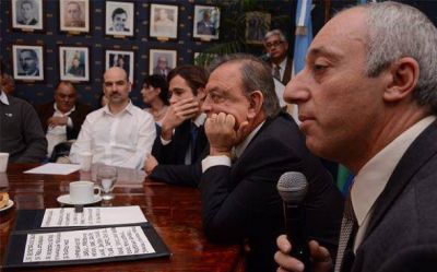 Z�ccaro reuni� a empresarios para pedirles aportes para construir el hospital del KM 50