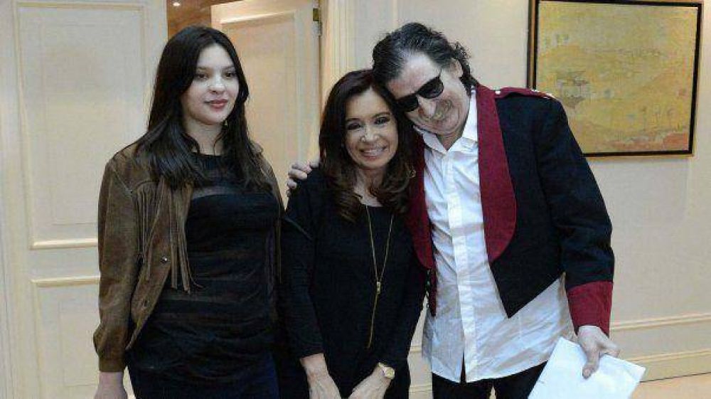 CFK relat su visita a Crdoba y su reunin con Charly Garca