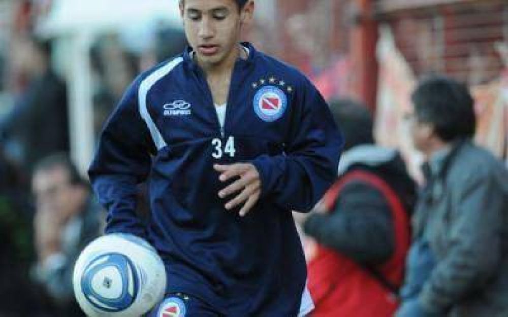 Asaltaron al hermano de Riquelme en Valent�n Alsina