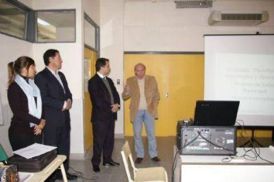 Dictaron curso sobre planificaci�n en salud p�blica