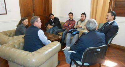 El gobierno recibi� a miembros del Instituto N� 12