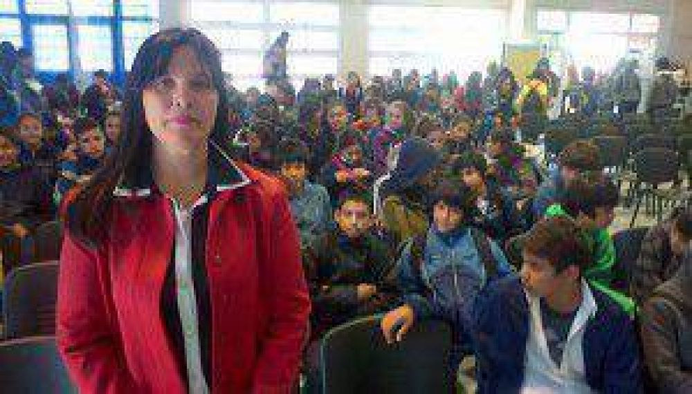 Teresa Arzamendia particip� de jornadas en la EPES 31
