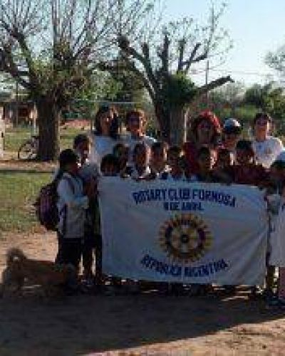 Rotary continua realizando donaciones a escuelas rurales