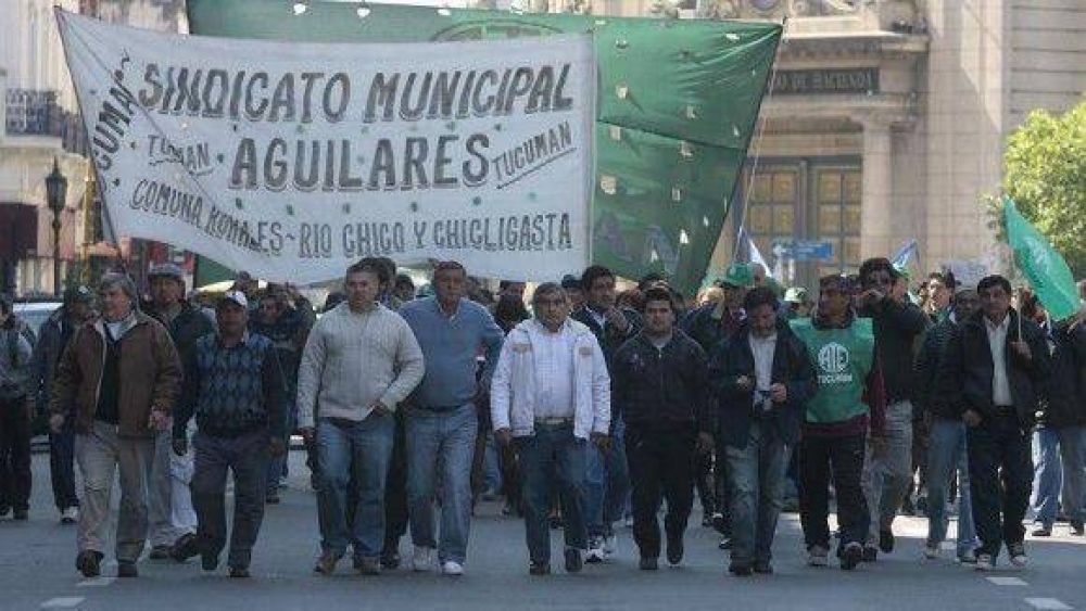 Estatales marcharon en reclamo de mejoras salariales y laborales