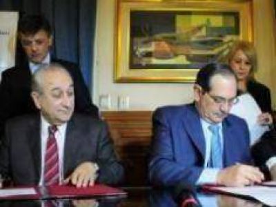 Alperovich firm� con Puricelli la adhesi�n al Plan de Seguridad