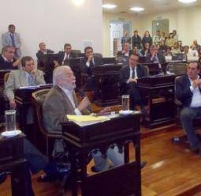 La Legislatura banc� a LBH y le baj� el pulgar a Tello Rold�n