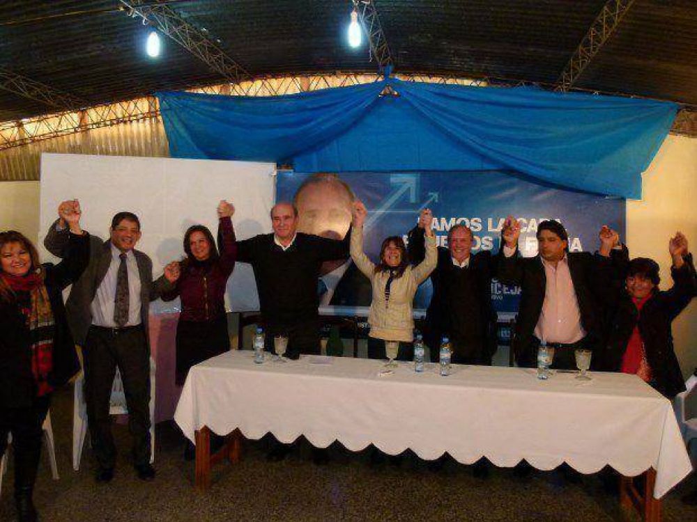 Presentaron candidatos en Palpal�