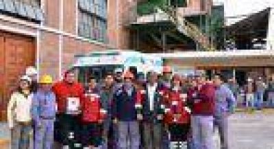 El Gobierno entreg� una ambulancia 0 km para el Ingenio La Esperanza