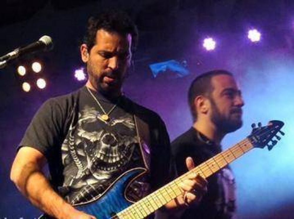 A todo rock, comenz� la Fiesta de la Primavera en Claromec�