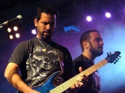 A todo rock, comenz� la Fiesta de la Primavera en Claromec�