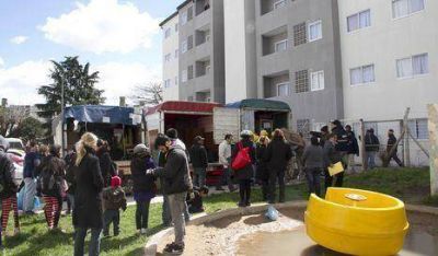 Relocalizan vecinos de la Villa 21-24