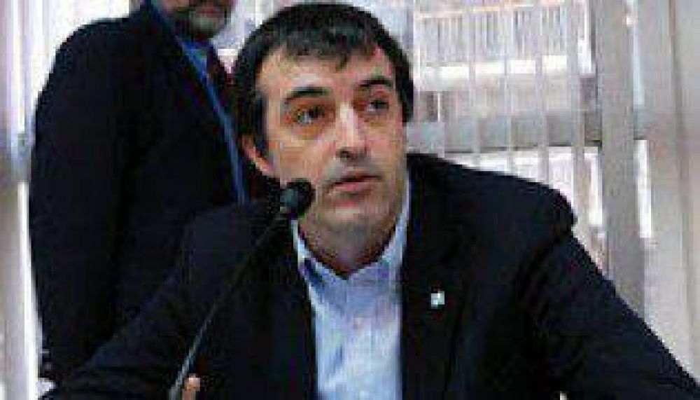 Esteban Bullrich: �No nos vamos a reunir durante la toma�