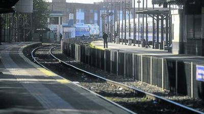 Otra vez un paro y fallas en los trenes complicaron a miles de pasajeros
