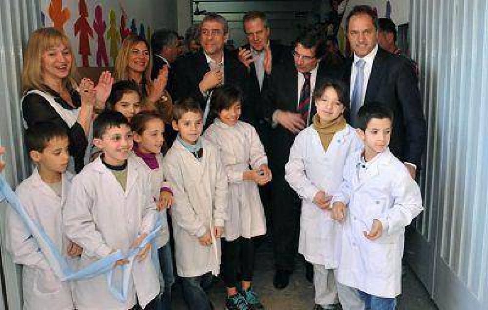  Scioli por m�s educaci�n y salud en Avellaneda