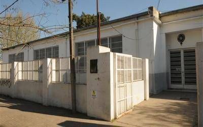 Desvalijaron y destrozaron escuela en La Plata