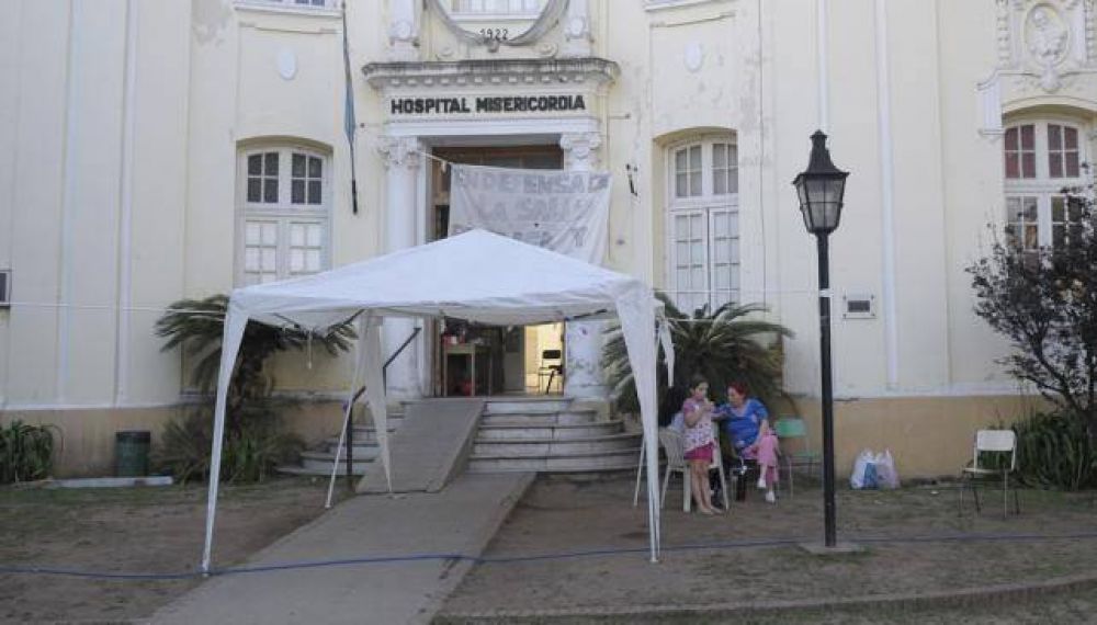 Tres hospitales provinciales con medidas de protesta por falta de personal