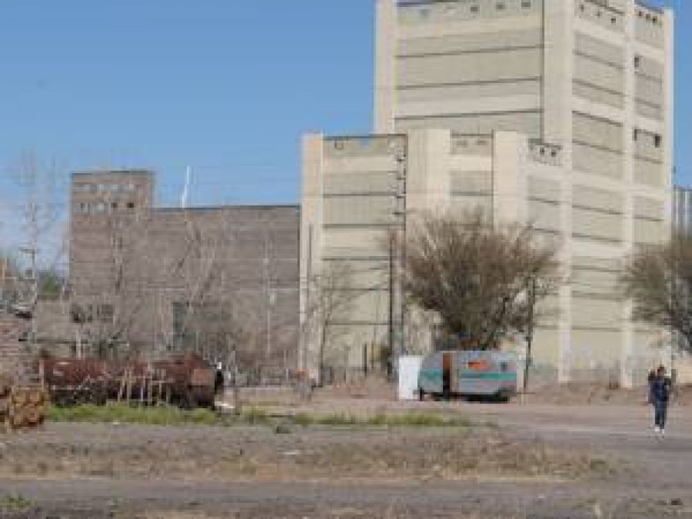 Advierten por el abandono del predio de la ex estaci�n de trenes
