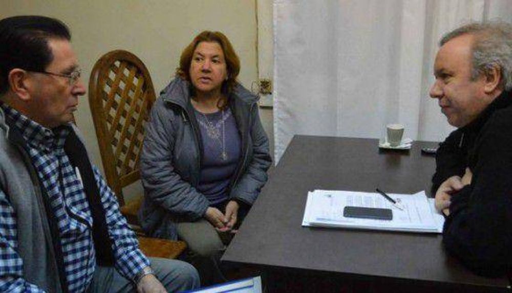 El gobernador comprometi� a apoyo a diversas organizaciones sociales de la cuenca carbon�fera