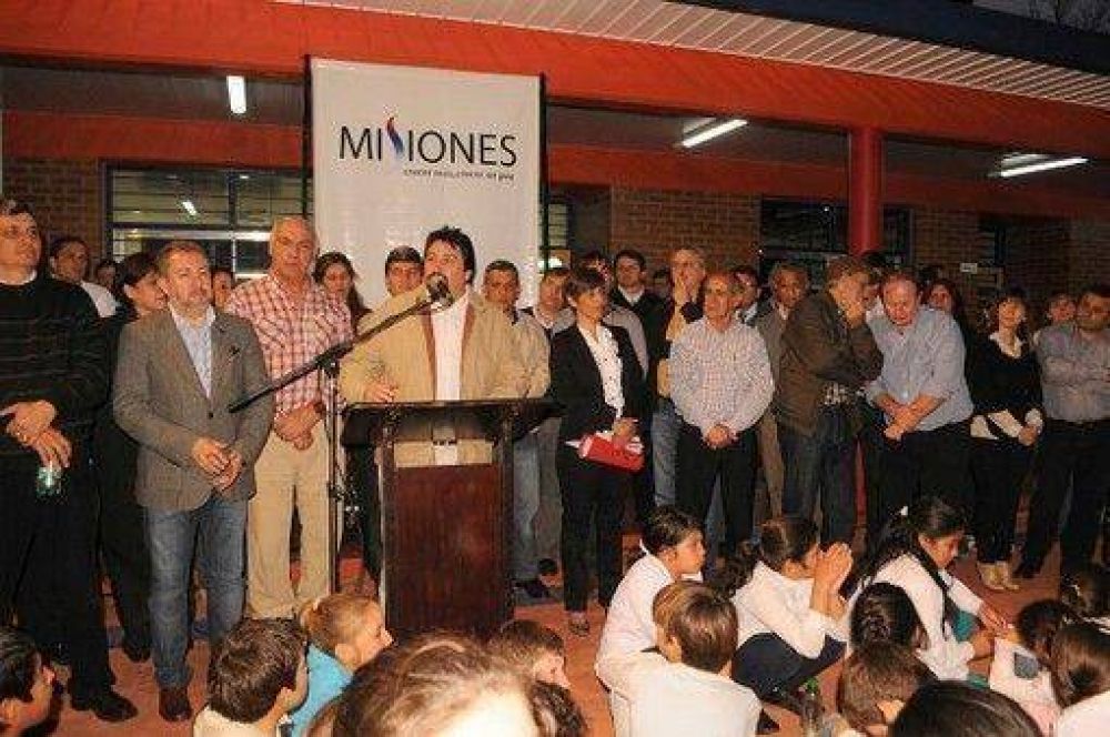 Closs inaugur� obras y anunci� m�s inversiones en Colonia Polana